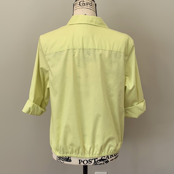 Chico’s Wrinkle Resistant Chartreuse Tie Front Top NWOT - Picture 2 of 5